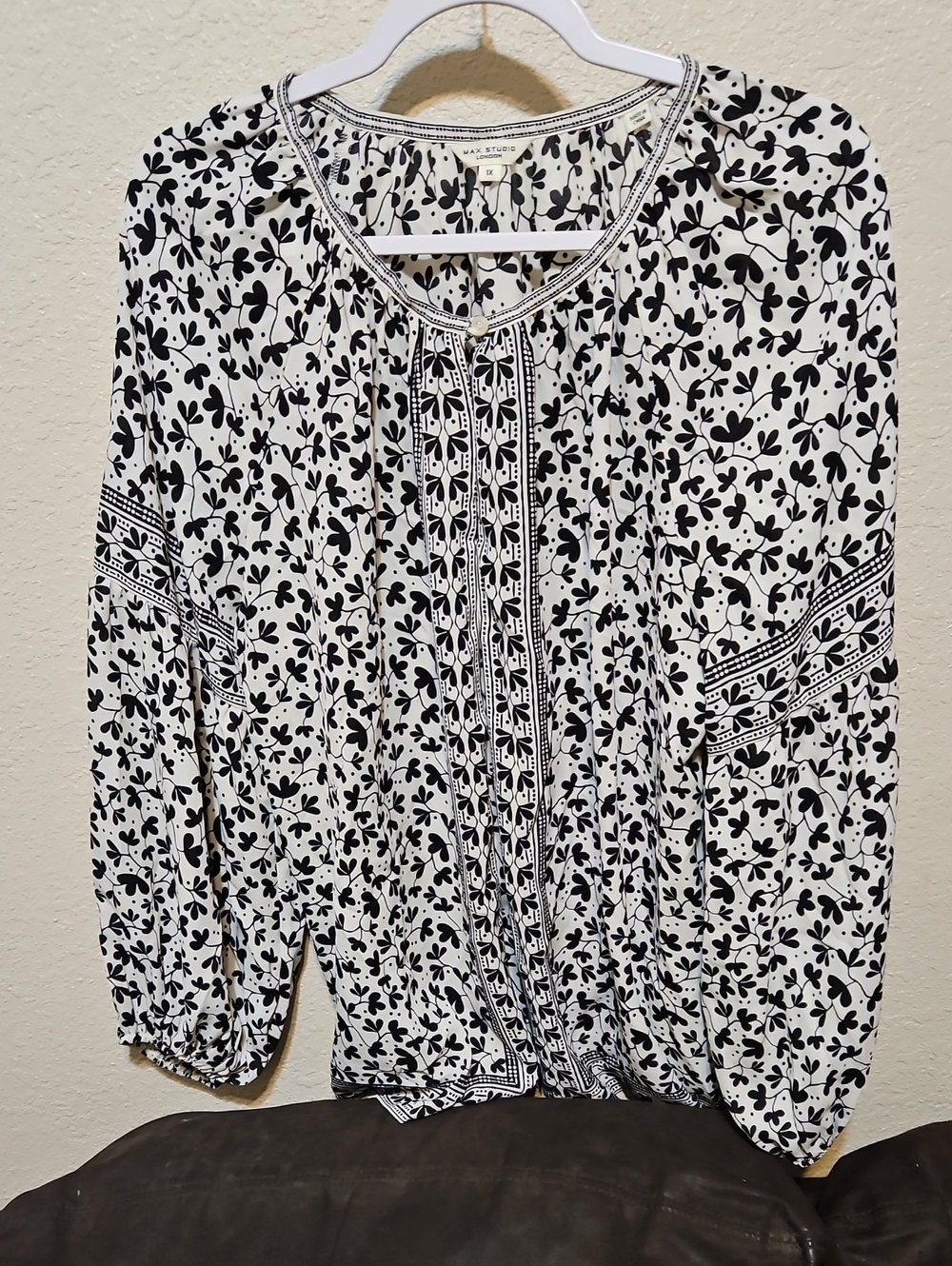 Max Studio Black and White Floral Button-Front Peasant Top